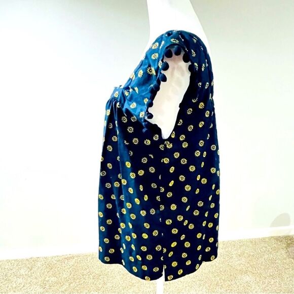 J.Crew Cotton Poplin Square Neck Navy and Yellow Daisy Print Pom-Pom Top  Size 6 - Picture 7 of 9